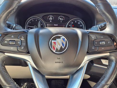 Used 2023 Buick Enclave Essence image 13