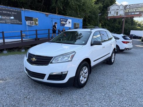 Used 2017 Chevrolet Traverse LS AWD/4WD image 4