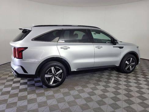 Used 2022 Kia Sorento S FWD image 10
