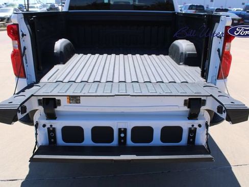 Used 2024 Chevrolet Silverado 1500 ZR2 w/ Technology Package AWD/4WD image 15