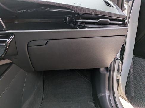 Certified 2023 Kia Niro EX Touring FWD image 29