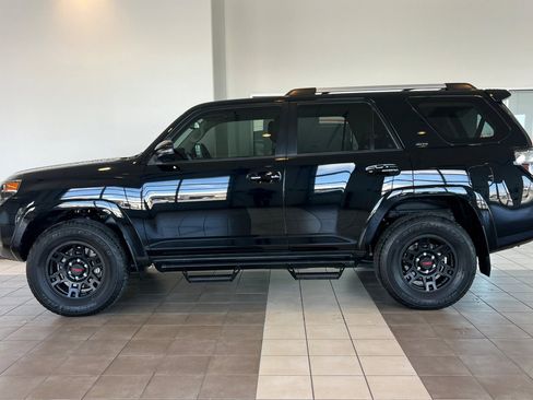 Certified 2023 Toyota 4Runner SR5 Premium w/ Moonroof Package AWD/4WD image 7