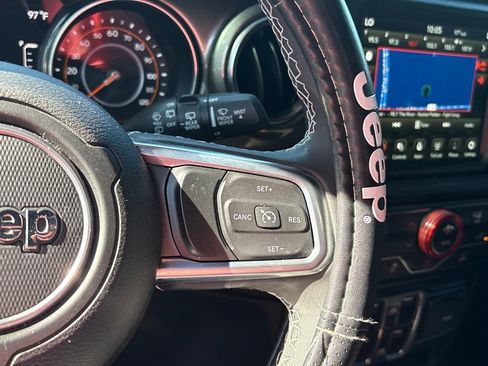 Used 2023 Jeep Wrangler Unlimited Sahara AWD/4WD image 13