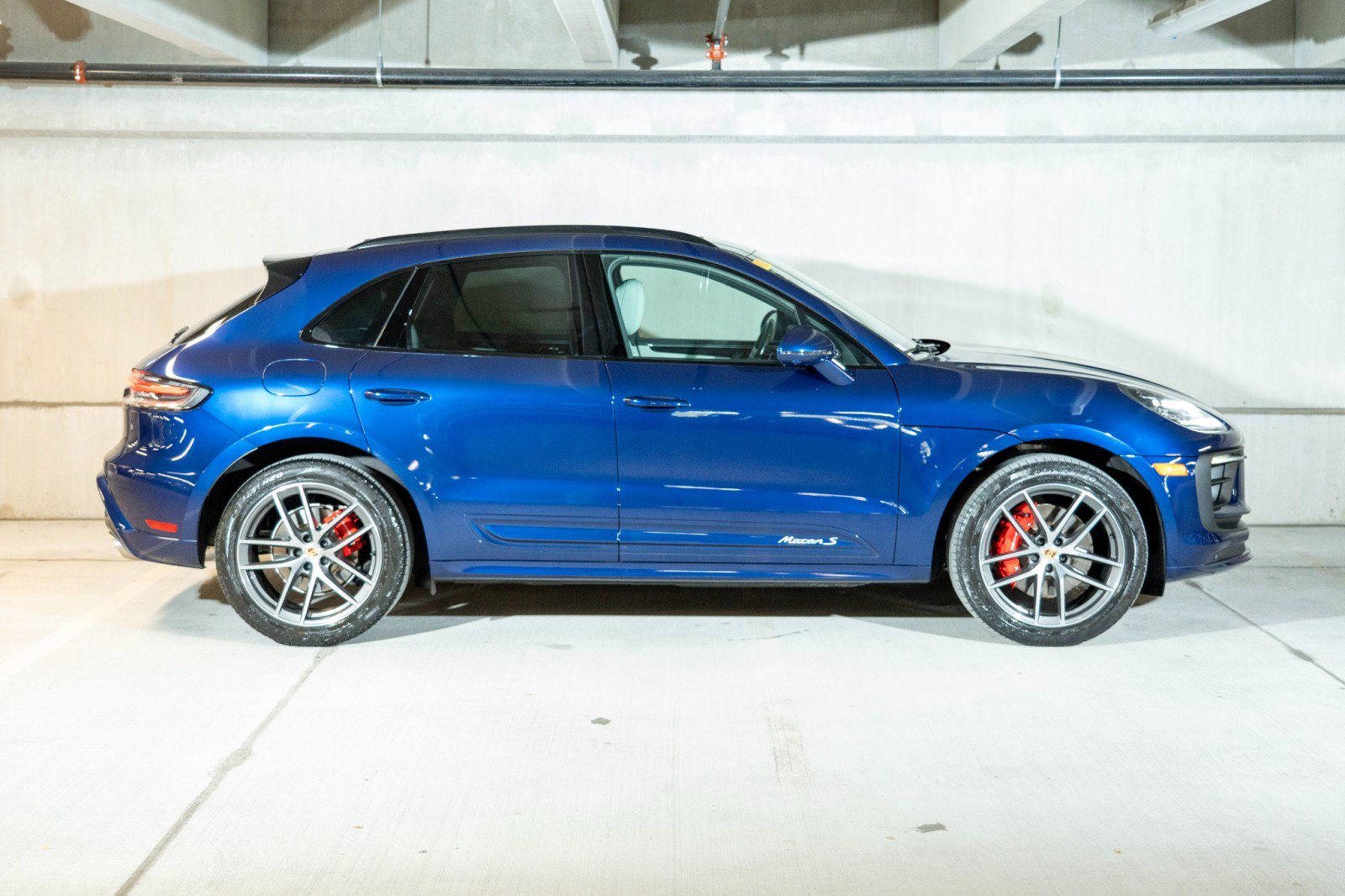 Certified 2023 Porsche Macan S AWD/4WD image 8
