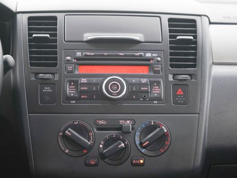 Used 2011 Nissan Versa Hatchback w/ Premium Pkg FWD image 16