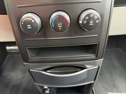 Used 2009 Dodge Grand Caravan SE FWD image 20