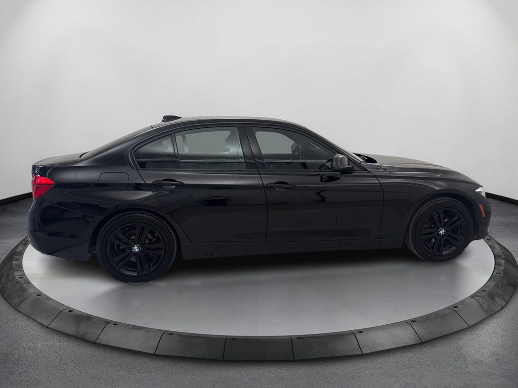 Used 2018 BMW 330i Sedan RWD image 4
