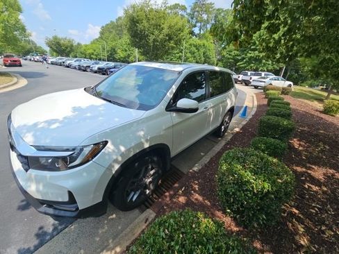 Used 2023 Honda Passport EX-L image 3