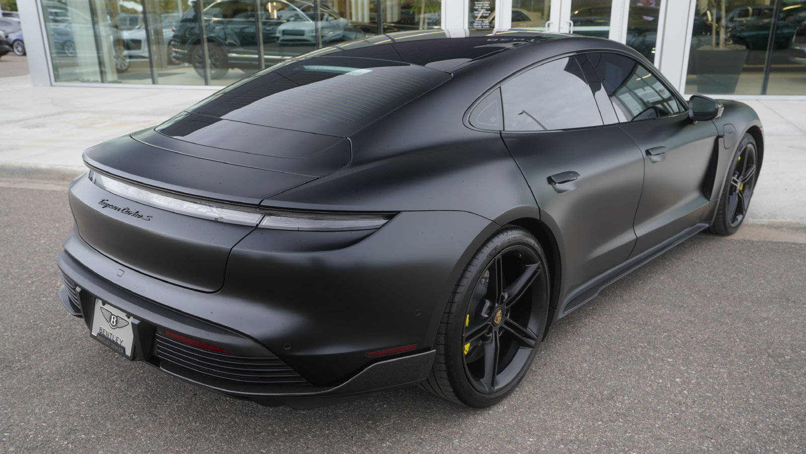Used 2022 Porsche Taycan Turbo S AWD/4WD image 16