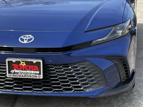 Used 2025 Toyota Camry SE image 8