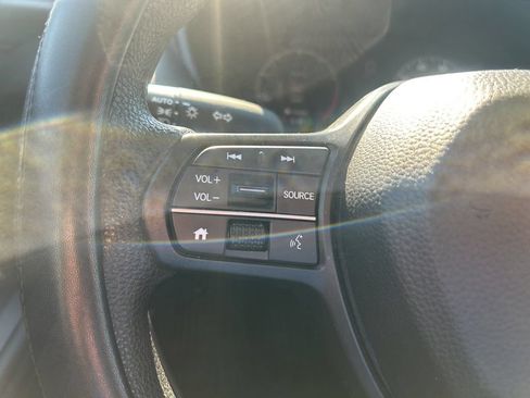 Used 2023 Honda HR-V LX image 16