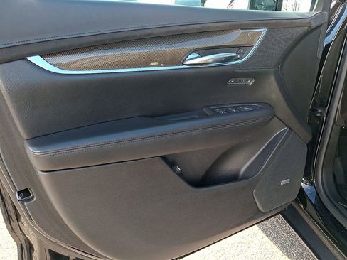 Used 2017 Cadillac XT5 Platinum w/ Driver Assist Package image 12