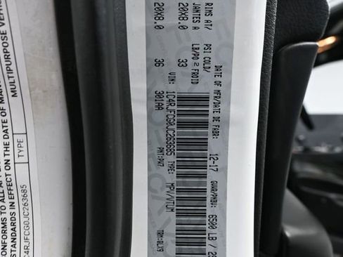 Used 2018 Jeep Grand Cherokee Overland AWD/4WD image 55