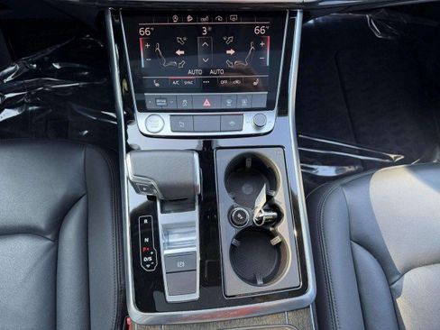 Used 2020 Audi Q7 2.0T Premium w/ Convenience Package AWD/4WD image 16
