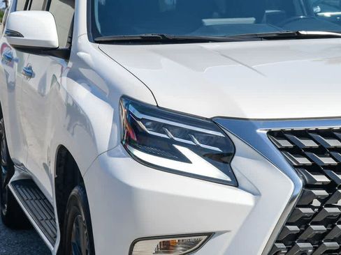 Used 2023 Lexus GX 460 Premium w/ Premium Package AWD/4WD image 4