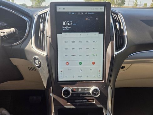 Used 2021 Ford Edge Titanium FWD image 16