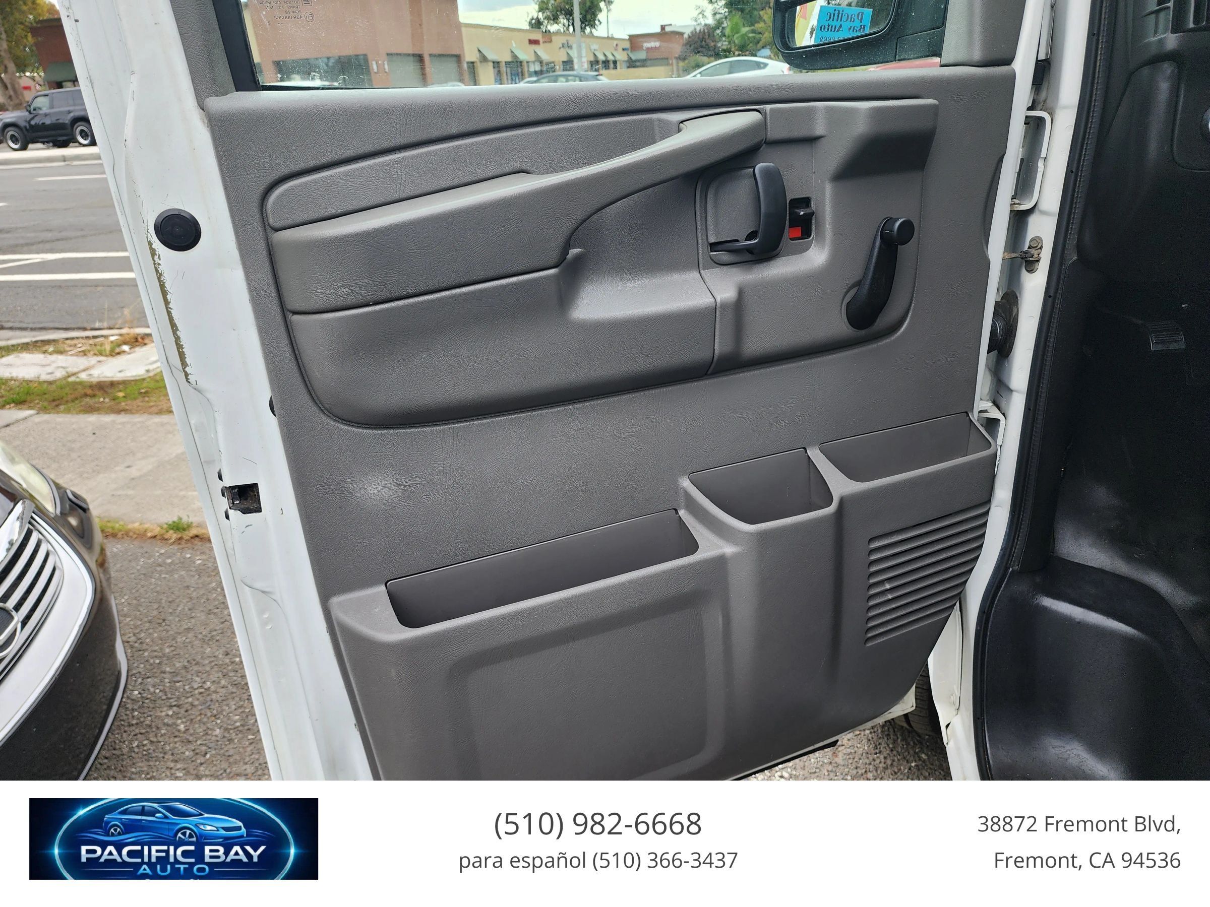 Used 2012 Chevrolet Express 2500 RWD image 14