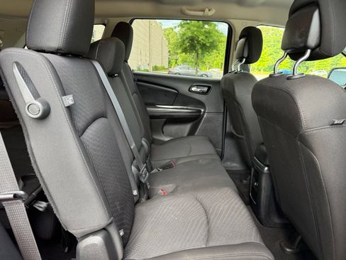 Used 2018 Dodge Journey SE w/ Blacktop Package FWD image 37
