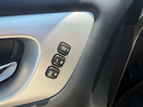Used 2018 Nissan Pathfinder SL w/ SL Premium Package AWD/4WD image 16