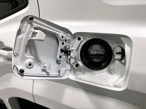 Used 2025 Toyota 4Runner Limited AWD/4WD image 42