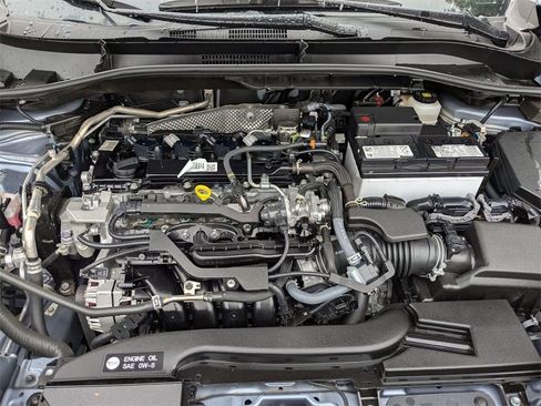 Used 2025 Toyota Corolla Cross LE image 23