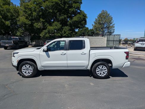 Used 2024 Nissan Frontier SV w/ SV Convenience Package AWD/4WD image 9