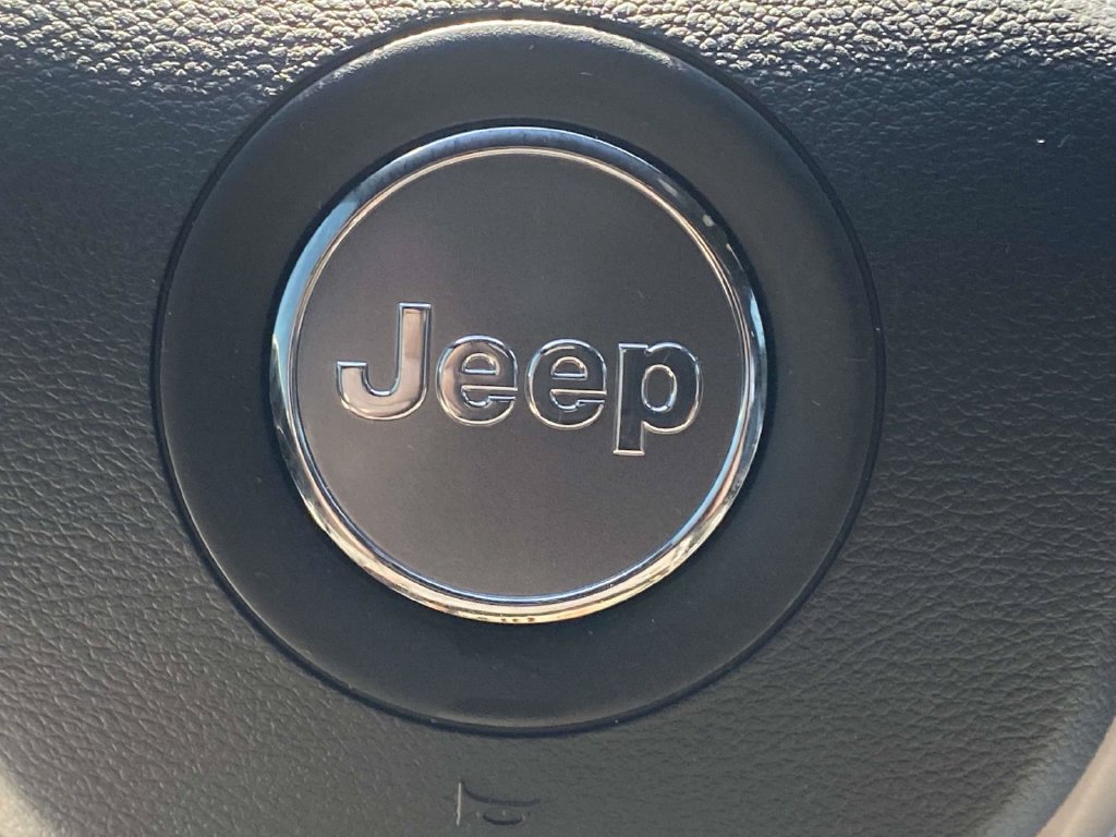 Certified 2020 Jeep Grand Cherokee Limited w/ Luxury Group II RWD image 34