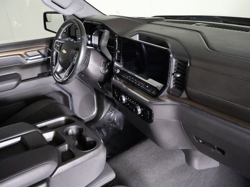 Used 2023 Chevrolet Silverado 1500 LT AWD/4WD image 25