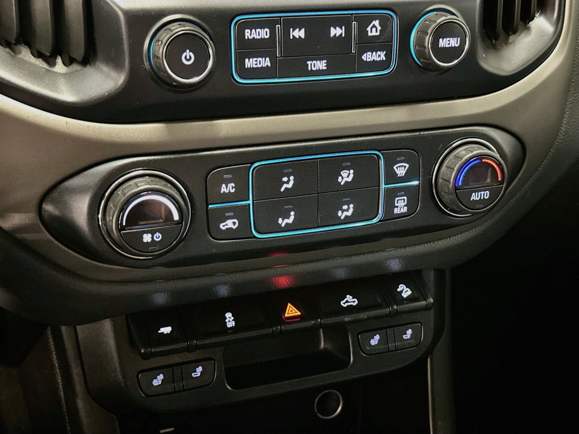 Used 2018 Chevrolet Colorado Z71 AWD/4WD image 24
