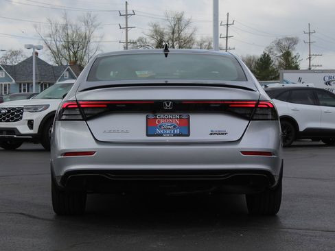 Used 2025 Honda Accord Sport image 7