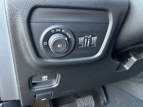 New 2025 Jeep Grand Cherokee L Limited w/ Trailer Tow Package image 30