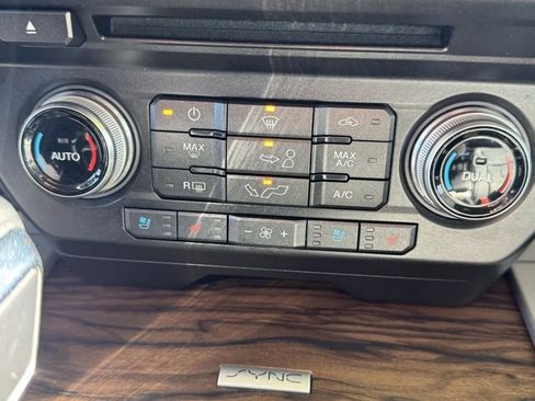 Used 2018 Ford F150 Lariat w/ Equipment Group 502A Luxury image 26