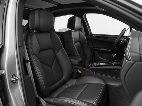 New 2026 Porsche Macan image 21