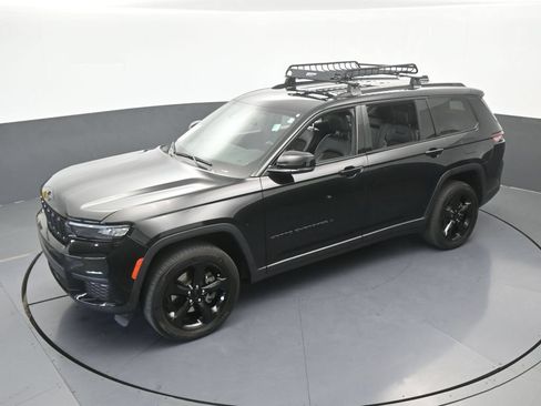 Used 2022 Jeep Grand Cherokee L Laredo RWD image 50