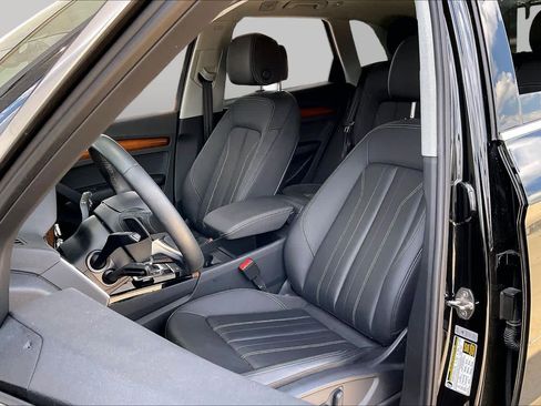 Used 2023 Audi Q5 2.0T Premium w/ Convenience Package AWD/4WD image 8