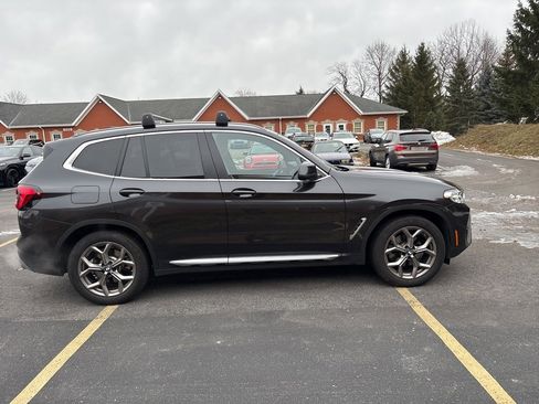 Used 2023 BMW X3 xDrive30i w/ Premium Package w/ZPA image 3