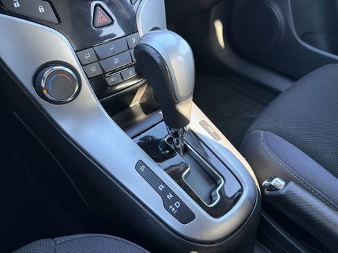 Used 2014 Chevrolet Cruze LT image 25