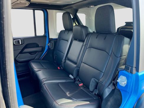 Used 2025 Jeep Wrangler Unlimited Rubicon w/ Safety Group image 23