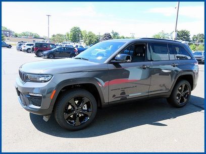 New 2025 Jeep Grand Cherokee Limited w/ Black Appearance Package