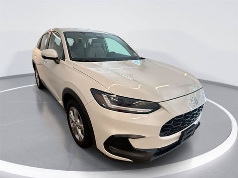 Used 2025 Honda HR-V LX image 1