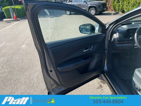 Used 2023 Nissan Ariya FWD image 23