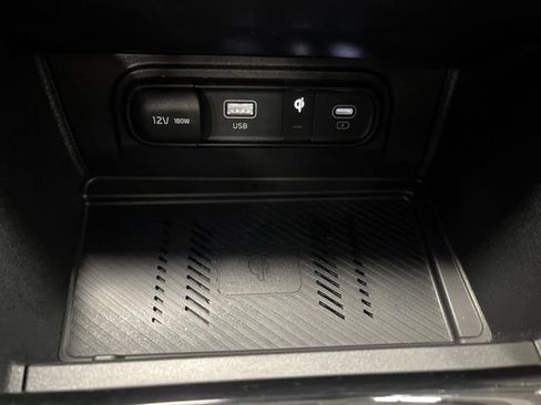 Used 2025 Kia Sportage SX image 25