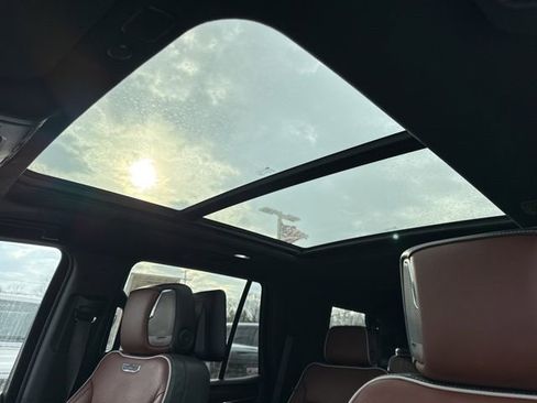 Used 2023 GMC Yukon Denali Ultimate image 17