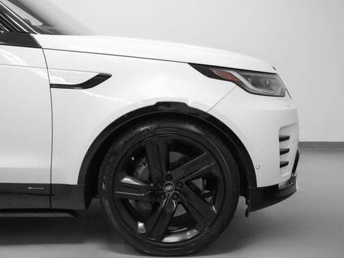 Used 2022 Land Rover Discovery S R-Dynamic AWD/4WD image 16