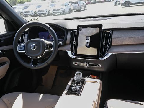 New 2026 Volvo XC90 T8 Plus w/ Protection Package Premier AWD/4WD image 21