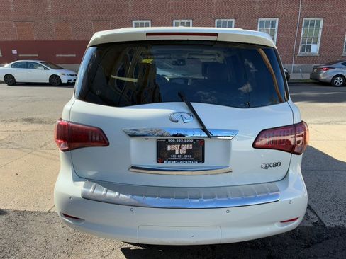 Used 2016 INFINITI QX80 4WD w/ Deluxe Technology Package image 10