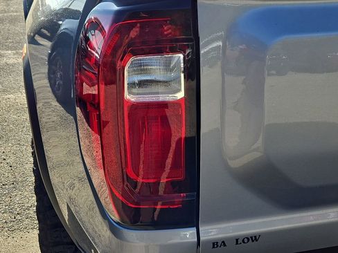 Used 2023 GMC Canyon AT4X AWD/4WD image 8