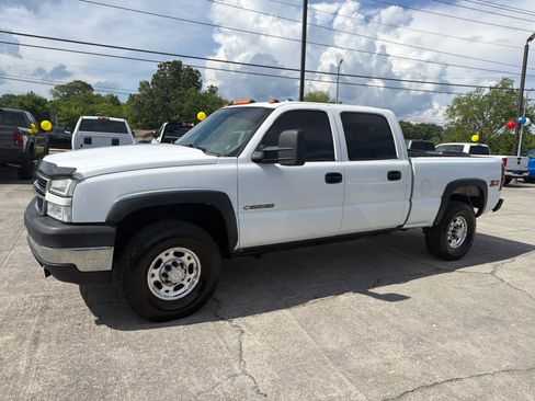 Used 2007 Chevrolet Silverado 2500 W/T w/ Snow Plow Prep Package AWD/4WD image 5