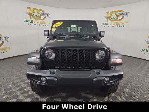 Used 2022 Jeep Gladiator Sport image 3