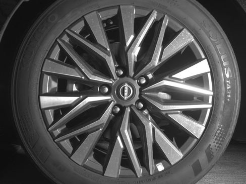 Used 2025 Nissan Altima 2.5 SV FWD image 12
